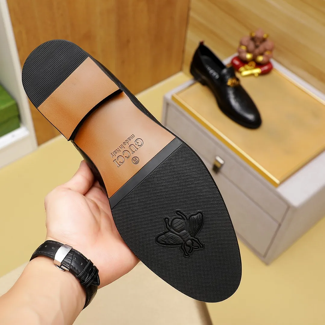 Men's men's shoes 💰400 🆘【GUCCI】Gucci ·🐑里· Hot-selling beanie shoes, top brand luxury, top quality, latest fashion beanie shoes.. The upper is made of original first-layer cowhide. (🐑leather·inner). The original stylish and stylish soft rubber wear-resistant and non-slip outsole is light and comfortable on the foot, available in black! Matching code: 39/45 (38.46. Can be customized)